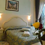 Santa Lucia Hotel