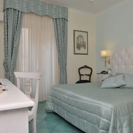 Santa Lucia Hotel