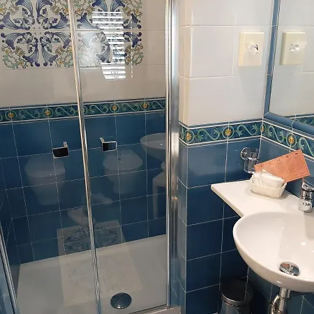 فندق Santa Lucia 4*