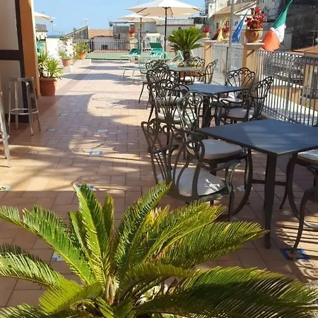 Santa Lucia Hotel 4*