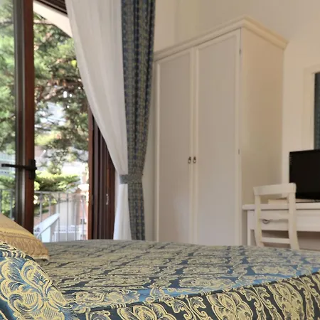 Hotel Santa Lucia 4*