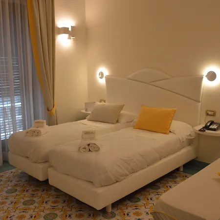 Santa Lucia Hotel 4*