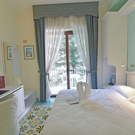 Hotel Santa Lucia 4*