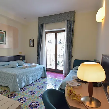 Hotel Santa Lucia 4*