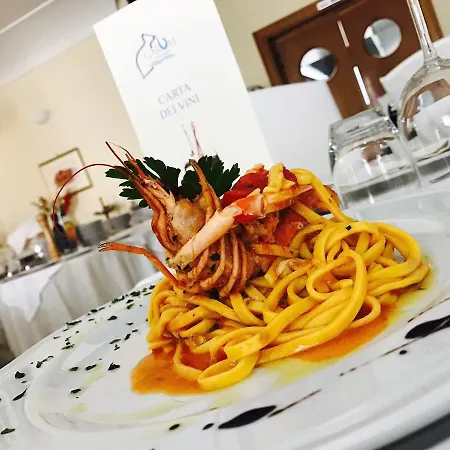 Santa Lucia Hotel 4*
